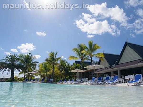 anelia_resort_mauritius_swimming_pool_and_restaurant